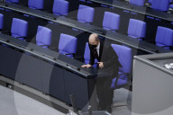 NEWS - Der neue Kanzler Olaf Scholz beim Amtseid in Berlin