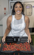 Rapper Stefflon Don lends a hand at the Evening Standard’s social kitchen