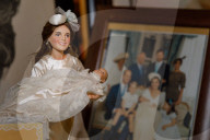 ROYALS -  Royal-Superfan Margaret Tyler zeigt einige der Tausenden von Erinnerungsstücken der britischen Königsfamilie in ihrem Haus