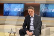 NEWS -  Der neue deutsche Gesundheitsminister Karl Lauterbach in der ARD Talkshow ANNE WILL