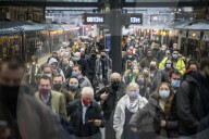 NEWS - Coronavirus: Pendler morgens unterwegs in London