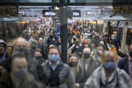 NEWS - Coronavirus: Pendler morgens unterwegs in London