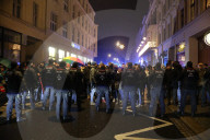 NEWS - Polizei unterbindet eine Montagsdemo der Corona-Massnahmen-Gegner in Görlitz
