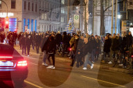 NEWS - Tausende bei Querdenker-Demo in München