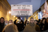 NEWS - Tausende bei Querdenker-Demo in München