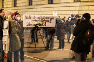NEWS - Tausende bei Querdenker-Demo in München