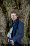 PORTRAIT - Schriftsteller Arnon Gruenberg: Fototermin in Amsterdam