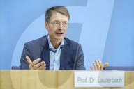 NEWS - Coronavirus: Karl Lauterbach bei einer PK zum Thema Kinderimpfung und Corona