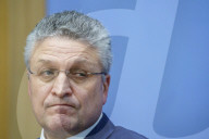 NEWS - Coronavirus: Karl Lauterbach bei einer PK zum Thema Kinderimpfung und Corona