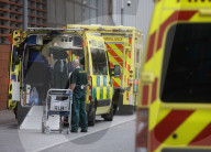 NEWS - Coronavirus: Ein ständiger Strom von Patienten kommt im Royal London Hospital in Whitechapel an