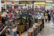 NEWS - Der Flughafen Gatwick ist voll mit Weihnachtsreisenden