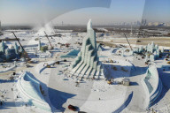 FEATURE -  Vergängliche Kunst - Die Ice-Snow World im chinesischen Harbin