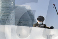 FEATURE -  Vergängliche Kunst - Die Ice-Snow World im chinesischen Harbin