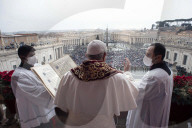 NEWS -  Papst Franziskus spricht Urbi et Orbi-Segen am ersten Weihnachtstag