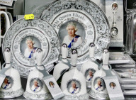 ROYALS - Souvenirs zum 70-Jährigen Thronjubiläum der Queen 2022