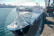 NEWS - Total vereistes Frachtschiff im russischen Hafen Wladiwostok