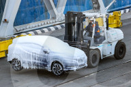 NEWS - Total vereistes Frachtschiff im russischen Hafen Wladiwostok