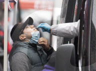 NEWS - Coronavirus: Covid-19 Testzentrum im New Yorker Stadtteil Queens