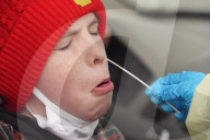 NEWS - Coronavirus:  Covid-Tests in Autos in St. Louis, Missouri