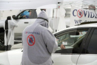 NEWS - Coronavirus:  Covid-Tests in Autos in St. Louis, Missouri
