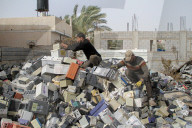 NEWS - Alte Autobatterien und Anderes: Arbeit auf einer Deponie für Sondermüll im südlichen Gazastreifen