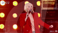 PEOPLE - Miley Cyrus entblösst ihre Brust bei einem Auftritt