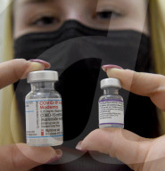 NEWS - Coronavirus: Vierte Impfdosen für über 60-Jährige in Israel
