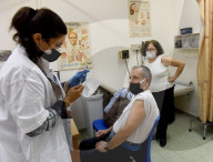 NEWS - Coronavirus: Vierte Impfdosen für über 60-Jährige in Israel
