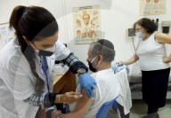 NEWS - Coronavirus: Vierte Impfdosen für über 60-Jährige in Israel