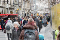 NEWS - München: Volle Einkaufsstrassen nach den Feiertagen