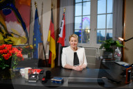 NEWS - Die neue Regierende Bürgermeisterin von Berlin Franziska Giffey in ihrem Büro