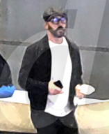 PREMIUM EXCLUSIVE Jeremy Piven Ditches His Mask After Landing At LAX