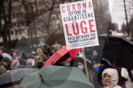 NEWS - Coronavirus: Protest gegen Corona-Massnahmen in Düsseldorf