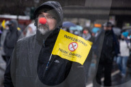 NEWS - Coronavirus: Protest gegen Corona-Massnahmen in Düsseldorf