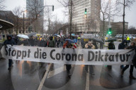 NEWS - Coronavirus: Protest gegen Corona-Massnahmen in Düsseldorf