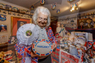FEATURE - Royal-Superfan Maragaret Tyler sammelt Andenken in ihrem Haus in Wembley, London