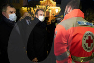 NEWS - Emmanuel Macron besucht ein Jahr nach den Überschwemmungen Tende im Roya-Tal