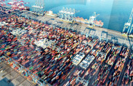 NEWS - Chinas Exporte und Importe wuchsen im Dezember langsamer