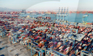NEWS - Chinas Exporte und Importe wuchsen im Dezember langsamer