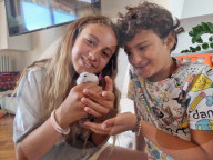 FEATURE - Hamster Bob wird bei Halterin Keti Kraja zum Fotomodel 