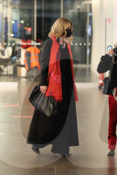 PEOPLE - Michelle Hunziker am Flughafen in Mailand