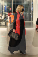 PEOPLE - Michelle Hunziker am Flughafen in Mailand