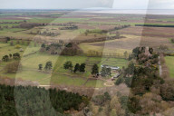 ROYALS - Queen Elizabeth trifft auf der Wood Farm in Sandringham, Norfolk, ein