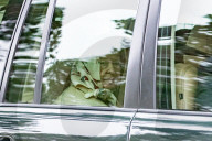 ROYALS - Queen Elizabeth trifft auf der Wood Farm in Sandringham, Norfolk, ein
