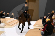 PEOPLE - Charlotte Casiraghi reitet auf dem Pferd an Chanel Show in Paris