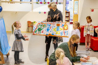 ROYALS - Prinzessin Laurentien der Niederlande liest für Kinder 