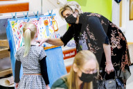 ROYALS - Prinzessin Laurentien der Niederlande liest für Kinder 