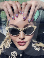 PEOPLE - Madonna posiert in den sozialen Medien