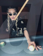 PEOPLE - Madonna posiert in den sozialen Medien