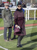 Zara Tindall mit Tochter Mia auf dem Cheltenham Race Course